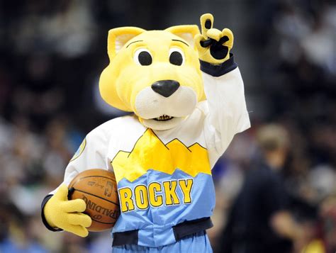 The Nuggets Mascot Drop GIF and its Role in Memes